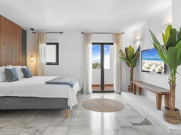 Villa for Sale in Costa del Sol Nueva Andalucía, Malaga 13