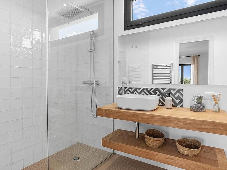 Villa for Sale in Costa del Sol Nueva Andalucía, Malaga 18