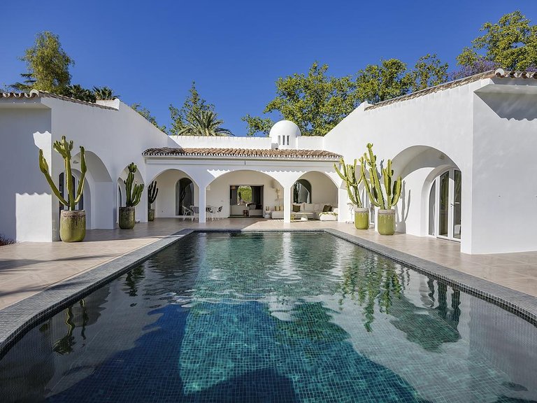 Villa for Sale in Costa del Sol Marbella, Malaga 1