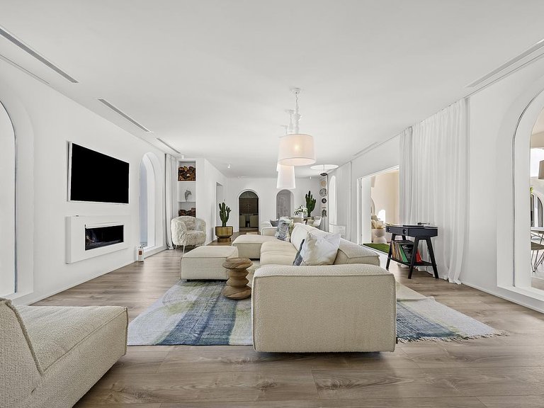 Villa for Sale in Costa del Sol Marbella, Malaga 4