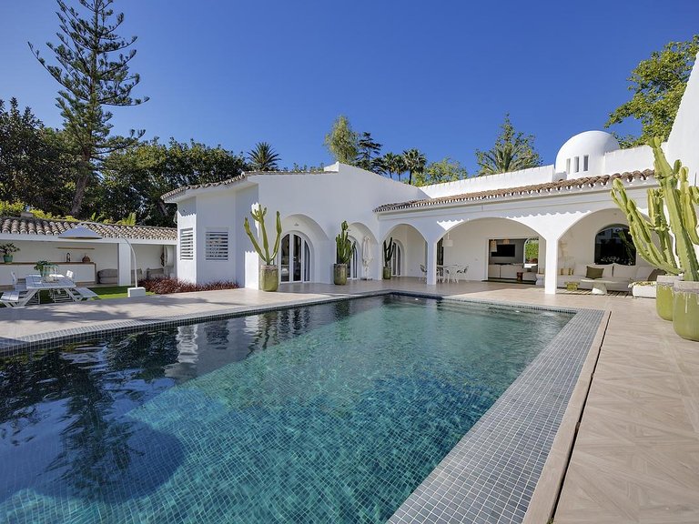 Villa for Sale in Costa del Sol Marbella, Malaga 11
