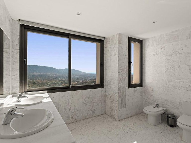 Penthouse for Sale in Inland La Mairena, Malaga 19