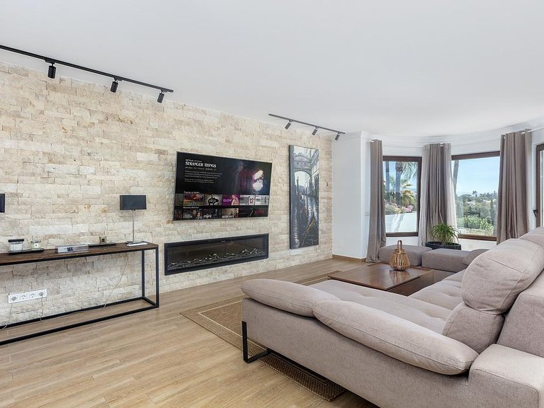 Villa for Sale in Costa del Sol Estepona, Malaga 2