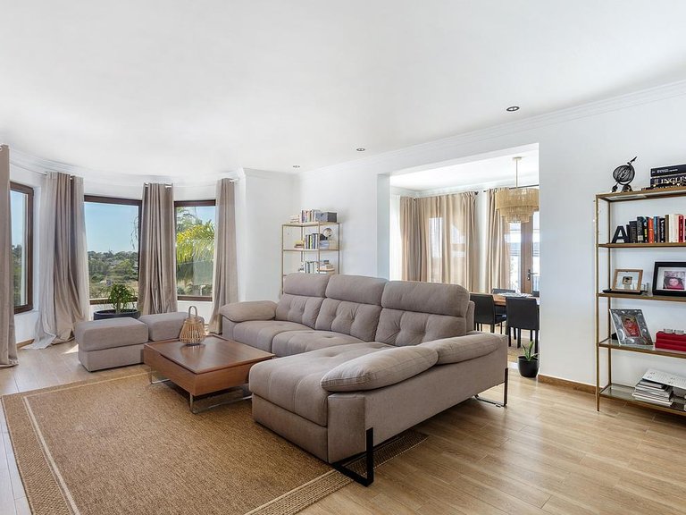 Villa for Sale in Costa del Sol Estepona, Malaga 3