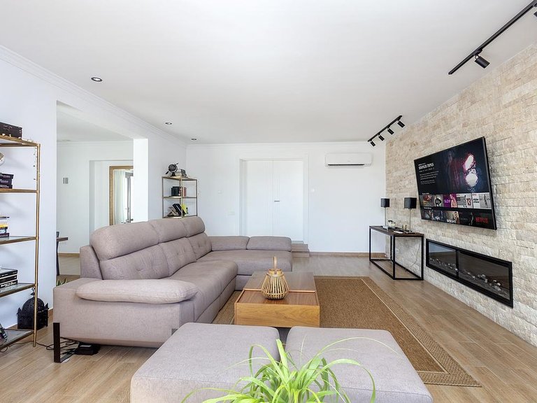 Villa for Sale in Costa del Sol Estepona, Malaga 4