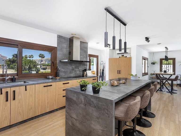 Villa for Sale in Costa del Sol Estepona, Malaga 6