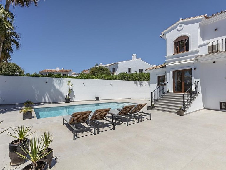 Villa for Sale in Costa del Sol Estepona, Malaga 7