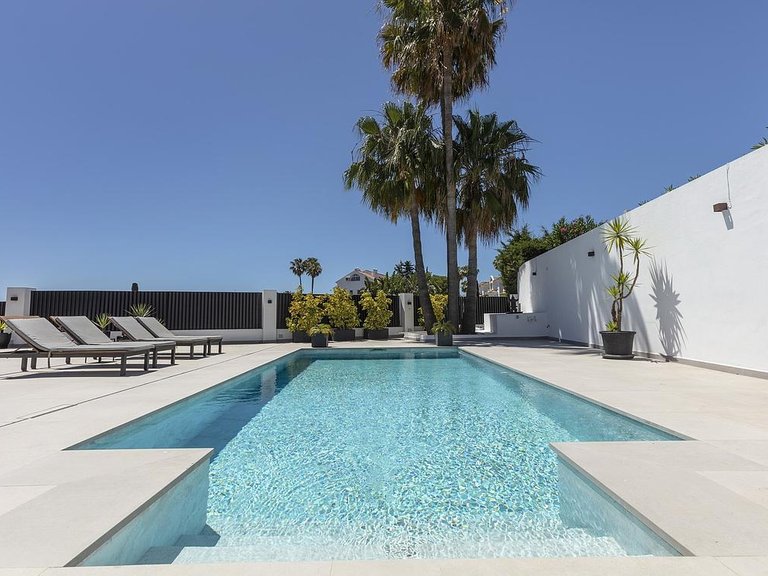 Villa for Sale in Costa del Sol Estepona, Malaga 10