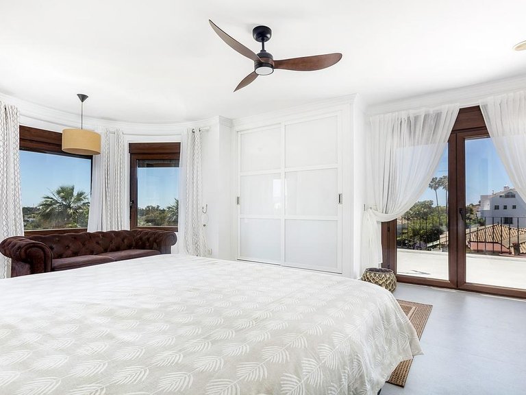 Villa for Sale in Costa del Sol Estepona, Malaga 14