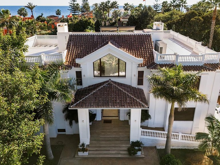 Villa for Sale in Costa del Sol Estepona, Malaga 2