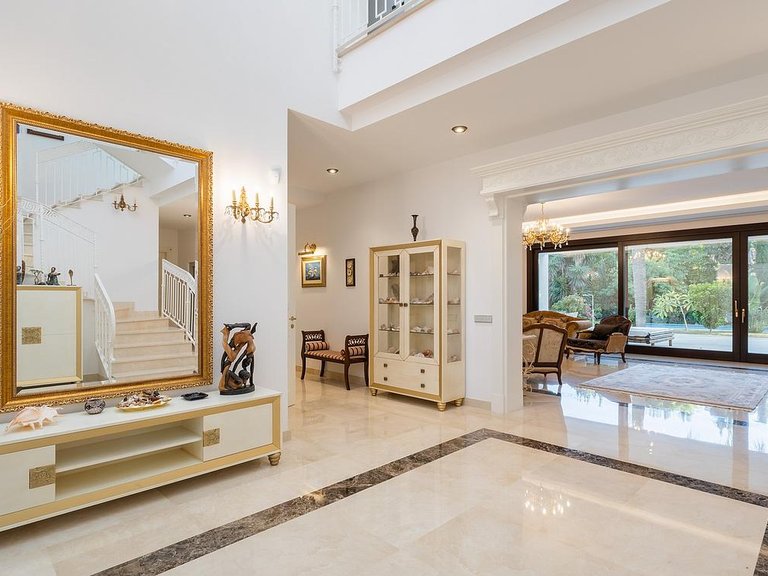 Villa for Sale in Costa del Sol Estepona, Malaga 4