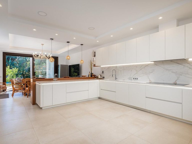 Villa for Sale in Costa del Sol Estepona, Malaga 7