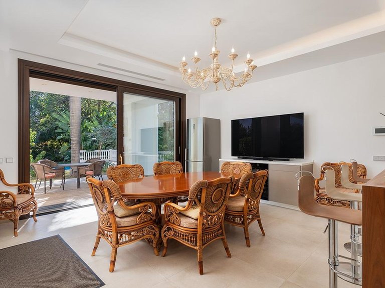 Villa for Sale in Costa del Sol Estepona, Malaga 8