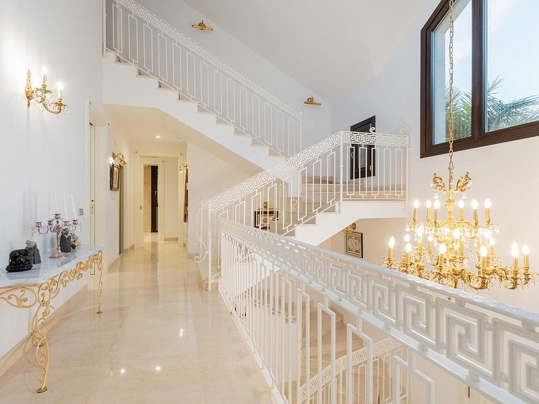 Villa for Sale in Costa del Sol Estepona, Malaga 11