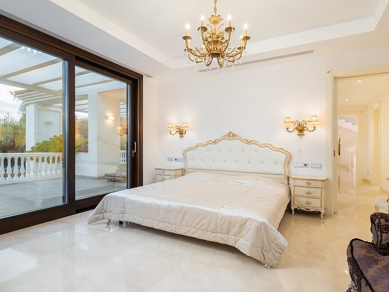 Villa for Sale in Costa del Sol Estepona, Malaga 15