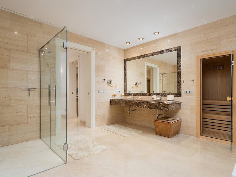 Villa for Sale in Costa del Sol Estepona, Malaga 16