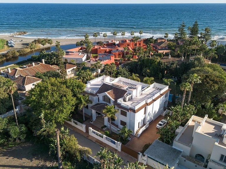 Villa for Sale in Costa del Sol Estepona, Malaga 20