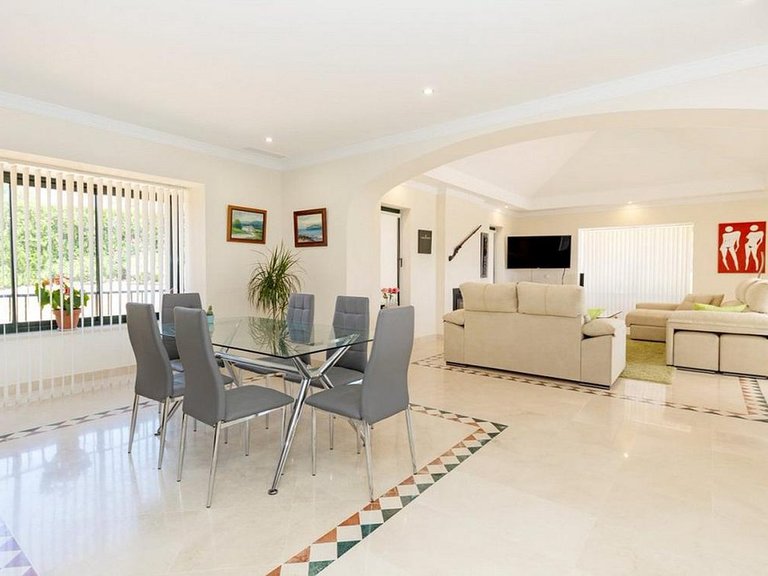 Villa for Sale in Costa de la Luz (Cadiz) Cadiz, Cadiz 2