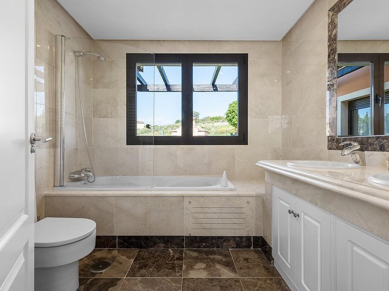 Villa for Sale in Costa del Sol Estepona, Malaga 2