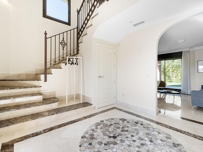 Villa for Sale in Costa del Sol Estepona, Malaga 8