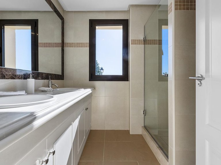Villa for Sale in Costa del Sol Estepona, Malaga 11