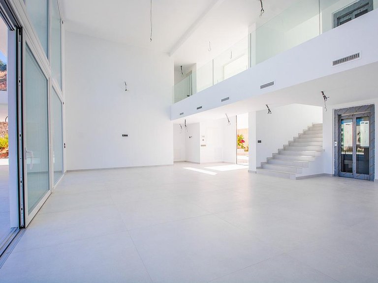 Villa for Sale in Inland La Mairena, Malaga 5