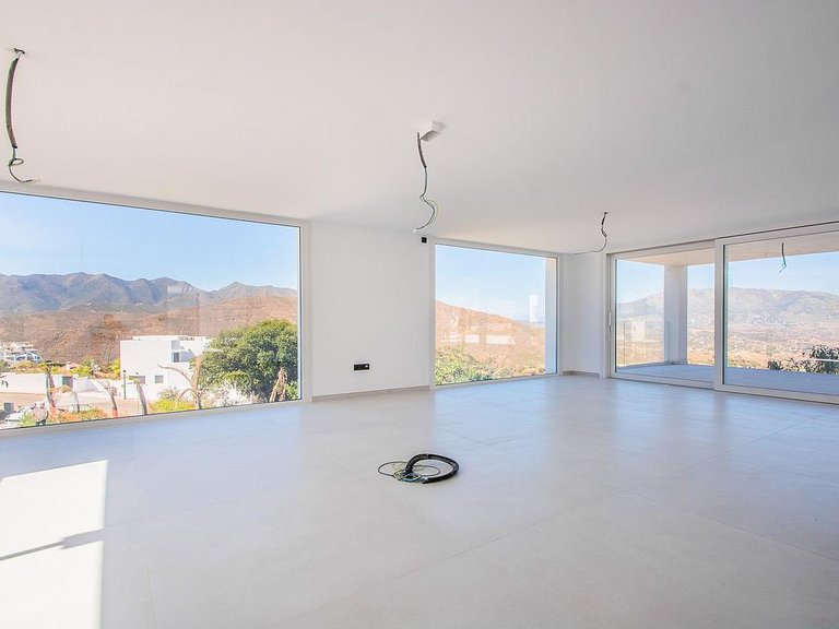 Villa for Sale in Inland La Mairena, Malaga 6