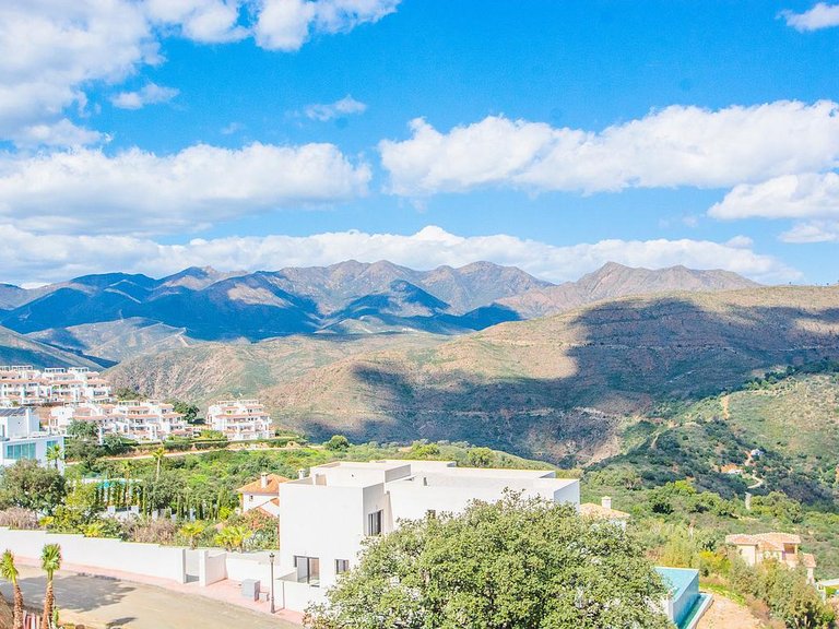 Villa for Sale in Inland La Mairena, Malaga 10