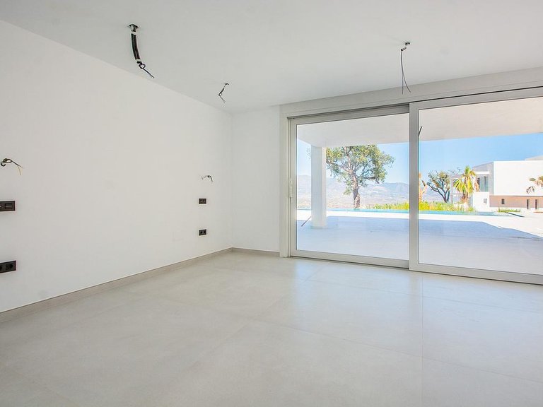 Villa for Sale in Inland La Mairena, Malaga 16
