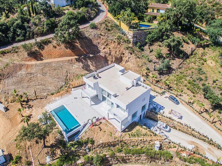 Villa for Sale in Inland La Mairena, Malaga 19