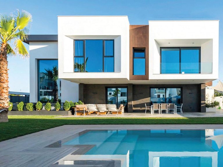 Villa for Sale in Benahavís, Malaga 1