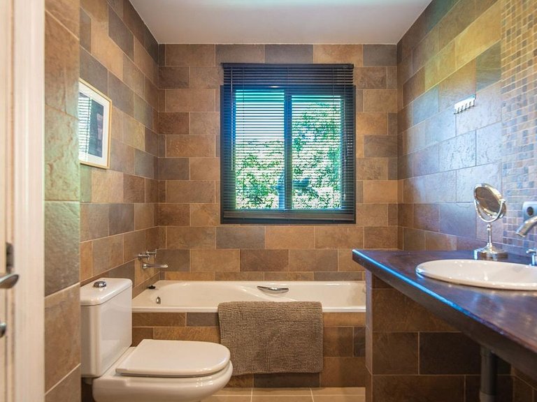Villa for Sale in Costa del Sol Estepona, Malaga 14