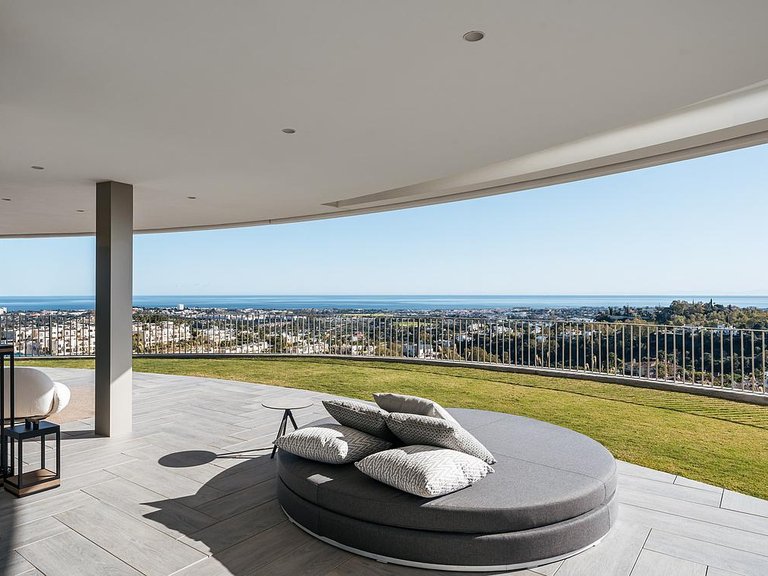 Apartment for Sale in Costa del Sol Benahavís, Malaga 1