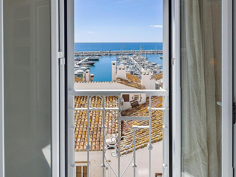 Apartment for Sale in Costa del Sol Puerto Banus, Malaga 11