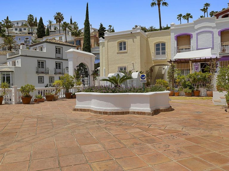 Town House for Sale in Costa del Sol Benahavís, Malaga 1