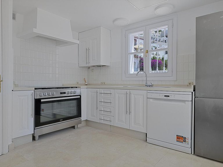 Town House for Sale in Costa del Sol Benahavís, Malaga 5