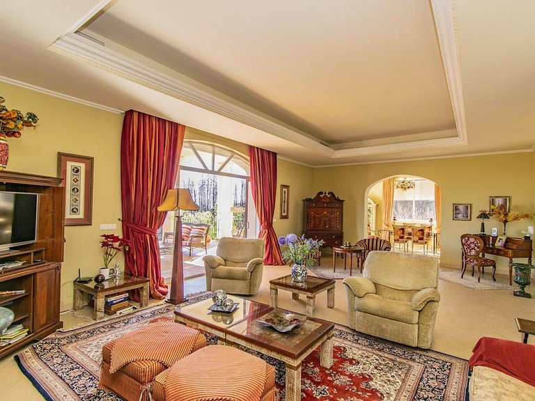 Villa for Sale in Costa del Sol Estepona, Malaga 4
