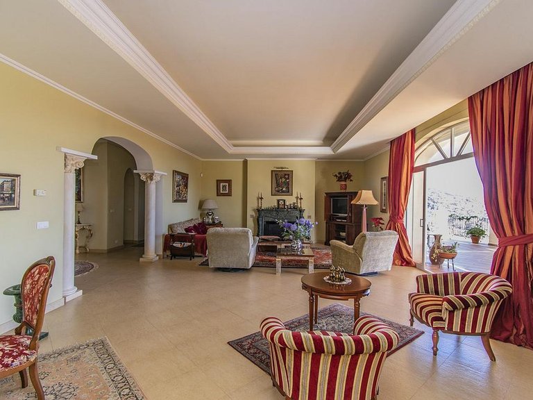Villa for Sale in Costa del Sol Estepona, Malaga 5