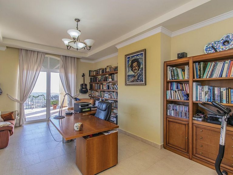 Villa for Sale in Costa del Sol Estepona, Malaga 6
