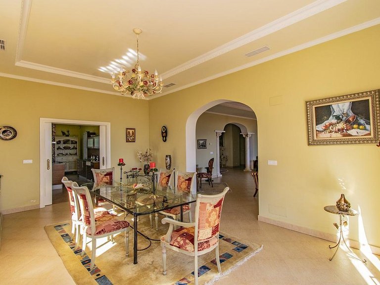 Villa for Sale in Costa del Sol Estepona, Malaga 8