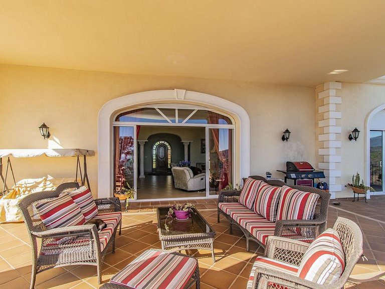 Villa for Sale in Costa del Sol Estepona, Malaga 12