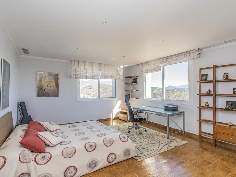 Villa for Sale in Costa del Sol Estepona, Malaga 15