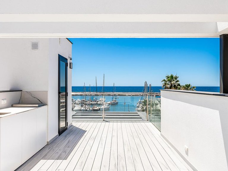 Villa for Sale in Costa del Sol Marbella, Malaga 1