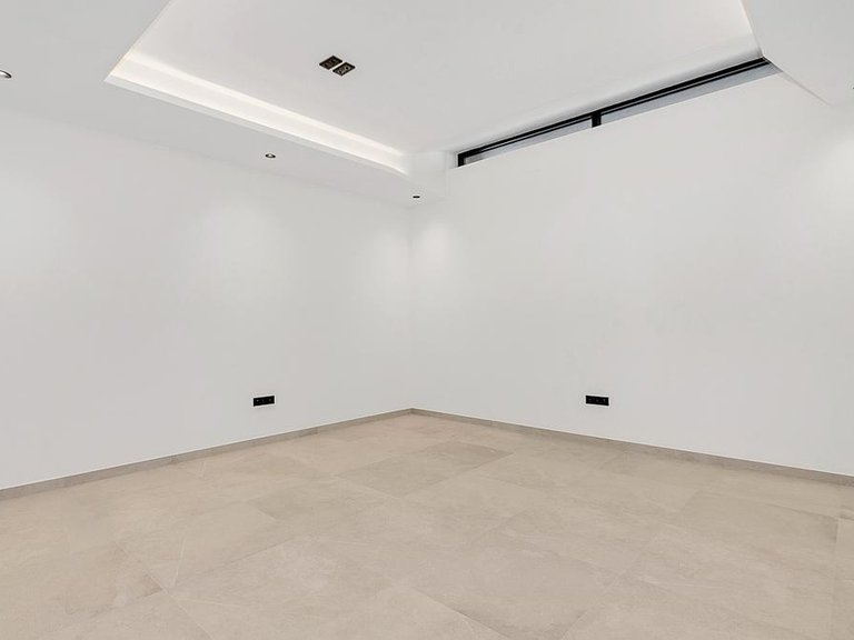 Villa for Sale in Costa del Sol Marbella, Malaga 8