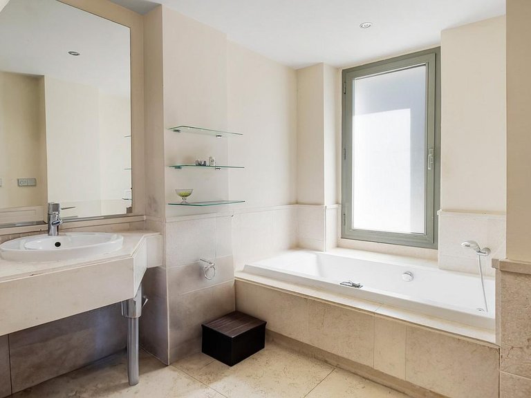 Apartment for Sale in Costa del Sol Benahavís, Malaga 14
