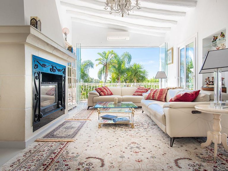 Villa for Sale in Costa del Sol Estepona, Malaga 2