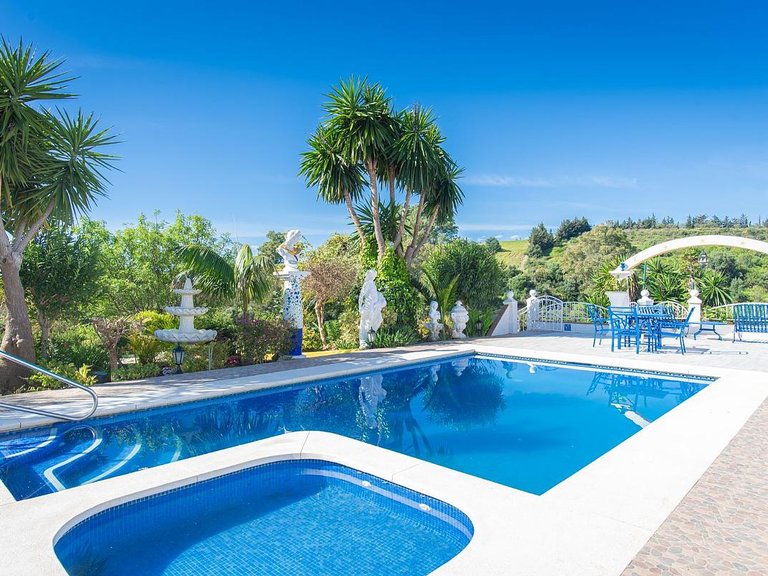 Villa for Sale in Costa del Sol Estepona, Malaga 14