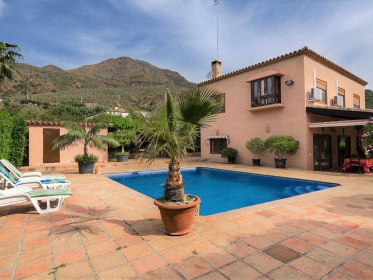 Country House for Sale in Costa del Sol Estepona, Malaga 1
