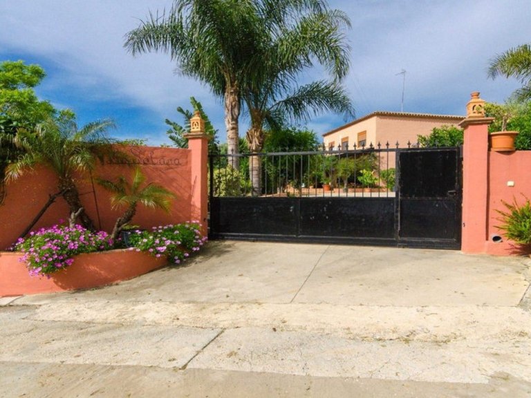 Country House for Sale in Costa del Sol Estepona, Malaga 2