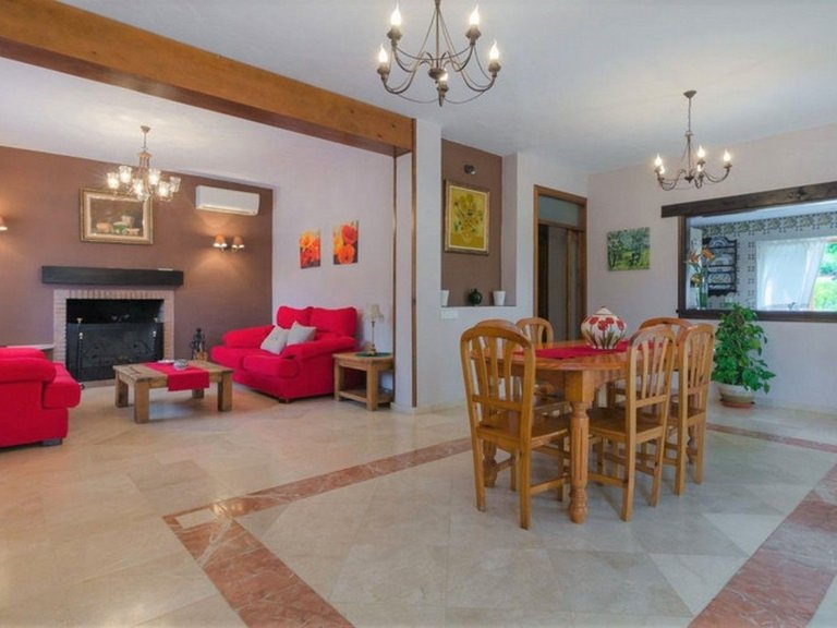 Country House for Sale in Costa del Sol Estepona, Malaga 5
